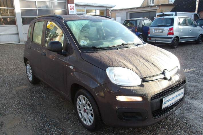 Brun Fiat Panda fra 2012