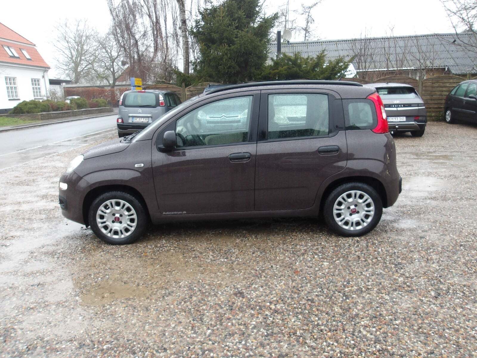 Brun Fiat Panda fra 2012