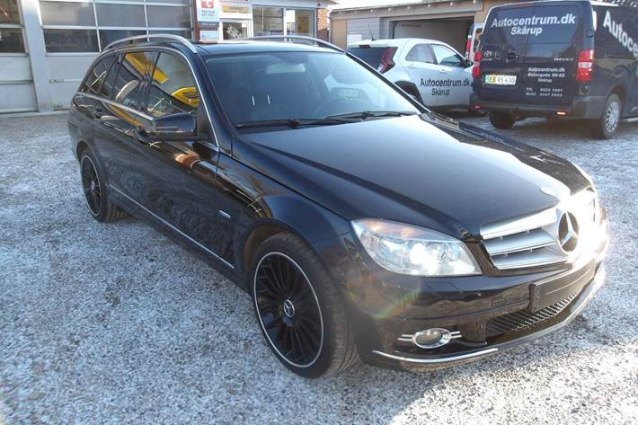 Sort Mercedes C250 fra 2010