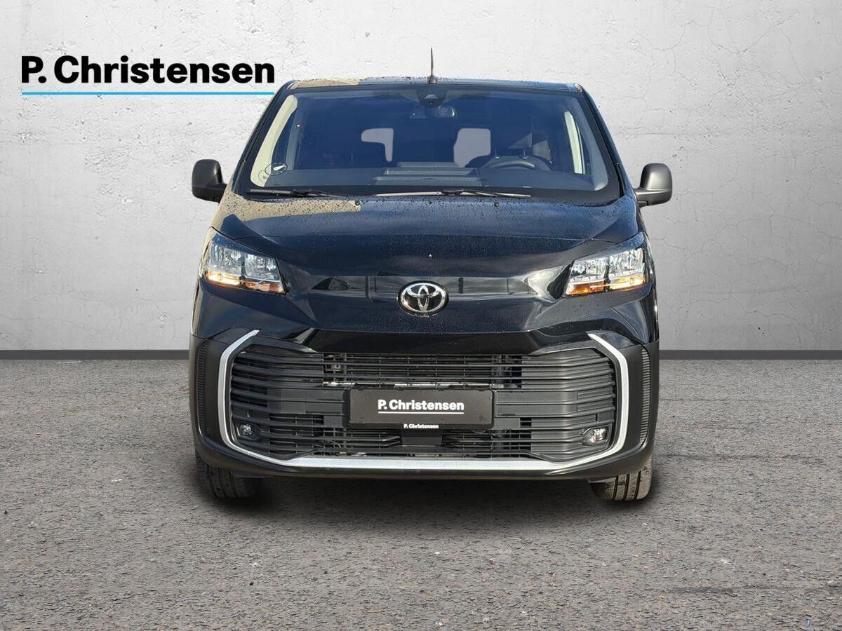 Sort Toyota Proace Verso fra 2024 set udefra