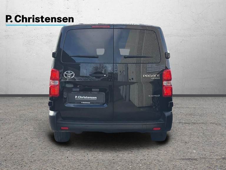 Toyota Proace Verso 75 Long Shuttle