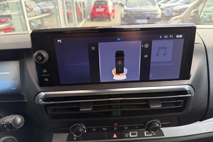 Sort Toyota Proace Verso fra 2024 set indefra