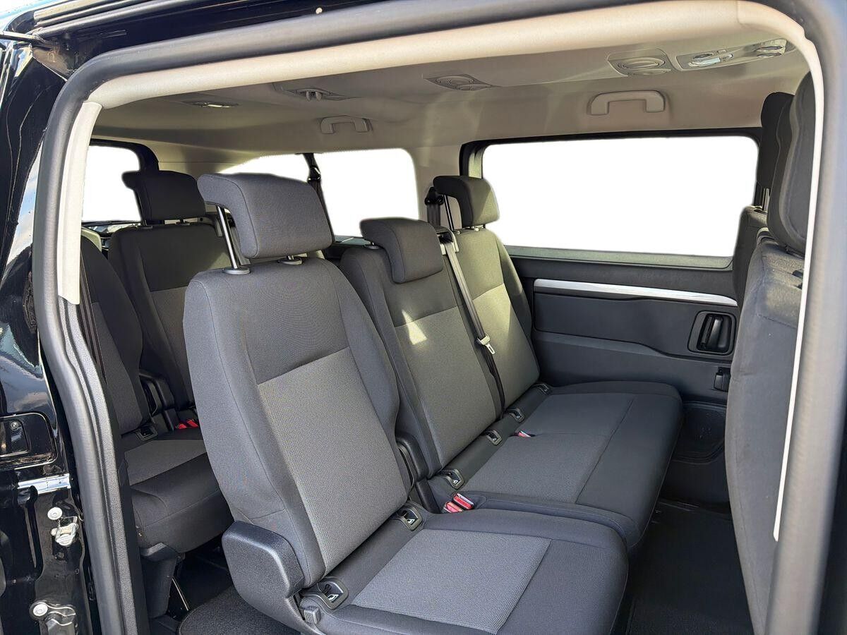 Sort Toyota Proace Verso fra 2024