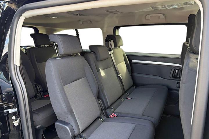 Sort Toyota Proace Verso fra 2024