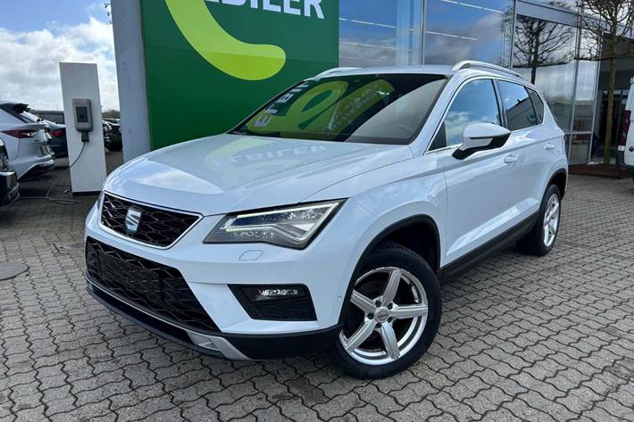 Hvid Seat Ateca fra 2020 set udefra