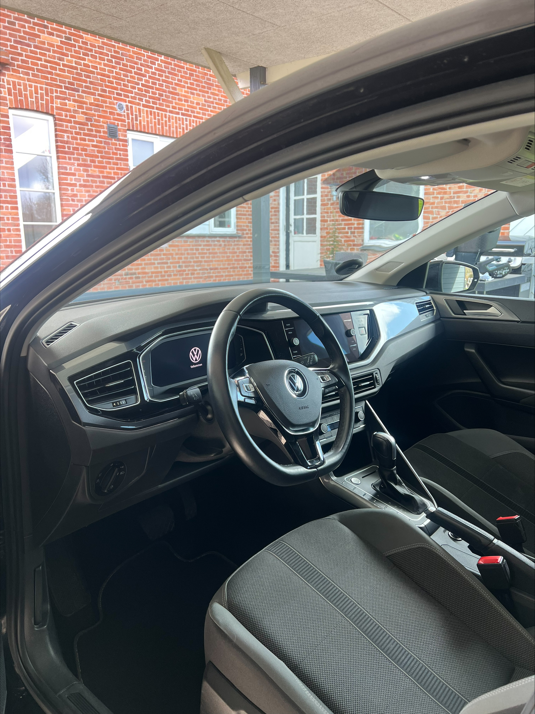 Sort VW Polo fra 2021