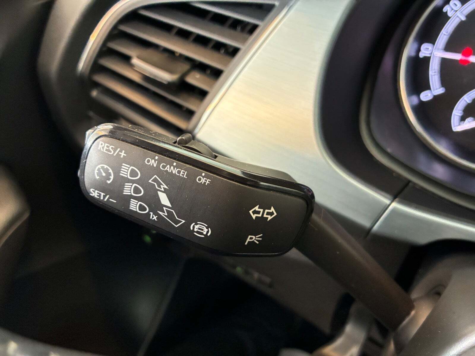 Grå Skoda Fabia fra 2022