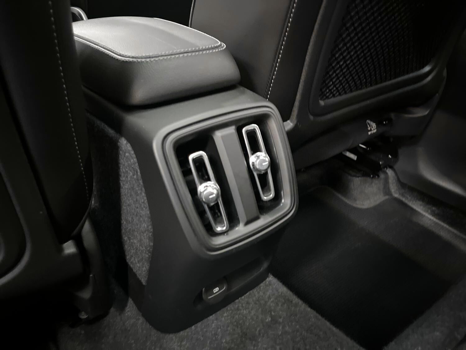 Grøn Volvo XC40 fra 2021