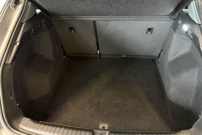 Grå Audi Q4 fra 2024