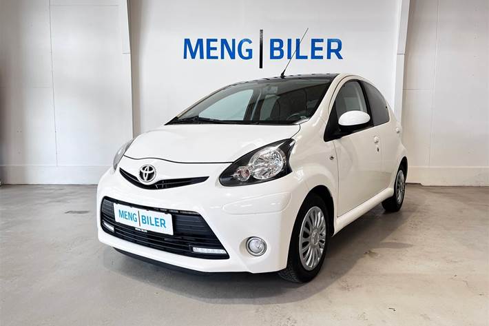 Hvid Toyota Aygo fra 2014