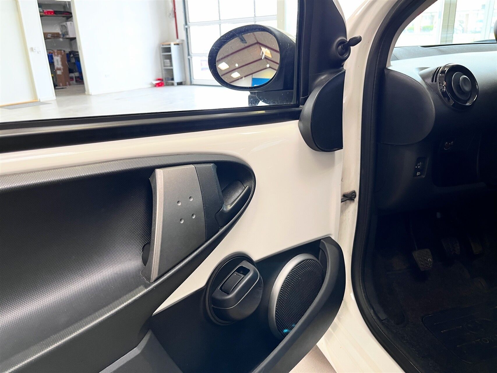 Hvid Toyota Aygo fra 2014