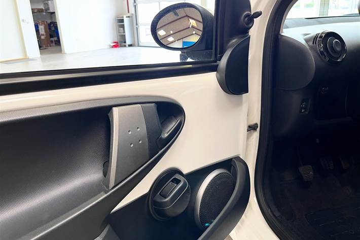 Hvid Toyota Aygo fra 2014