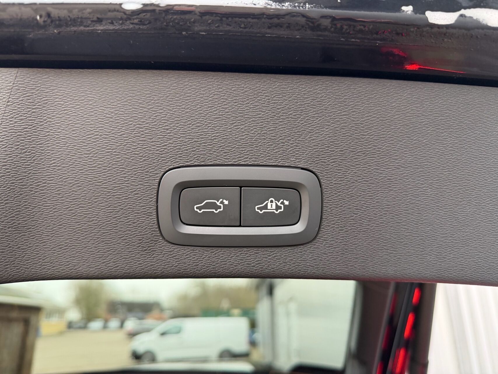 Volvo EC40 Single Motor Extended Range Black Edition 252HK 5d Aut.