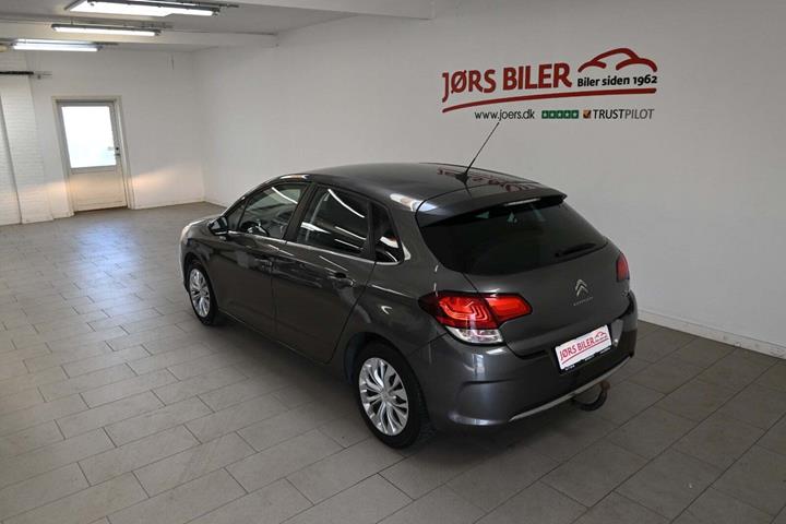 Grå Citroën C4 fra 2017