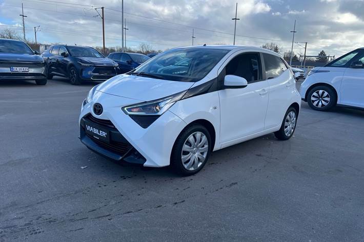 Hvid Toyota Aygo fra 2020