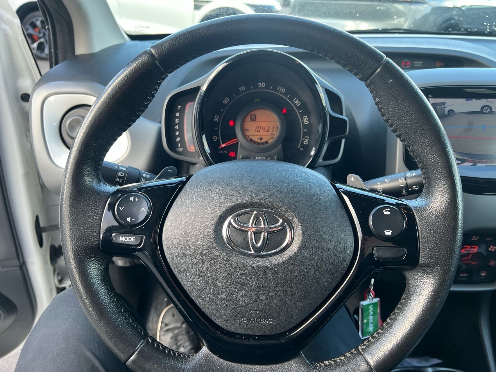 Hvid Toyota Aygo fra 2020