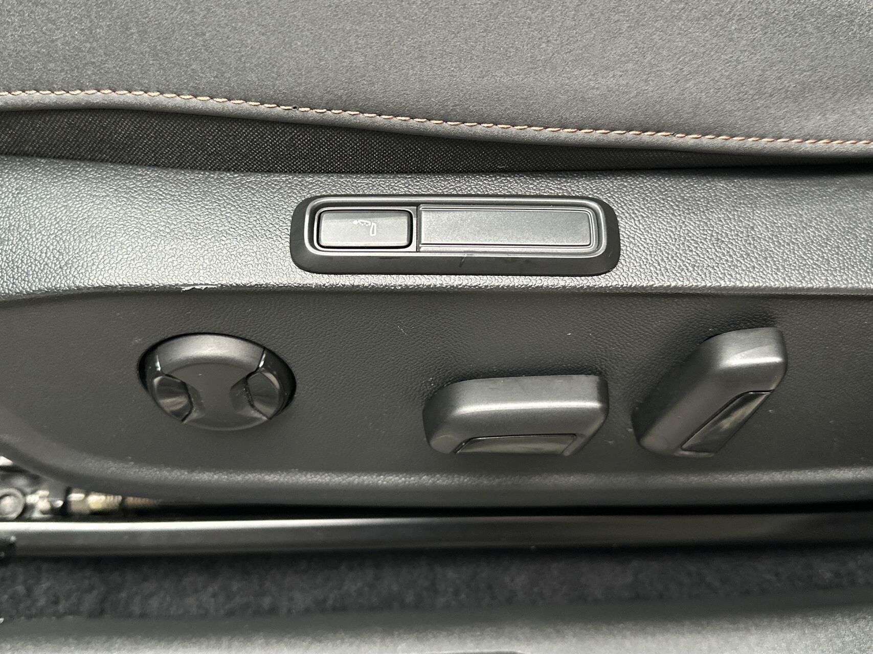 Grå Cupra Born fra 2022