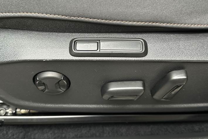 Grå Cupra Born fra 2022