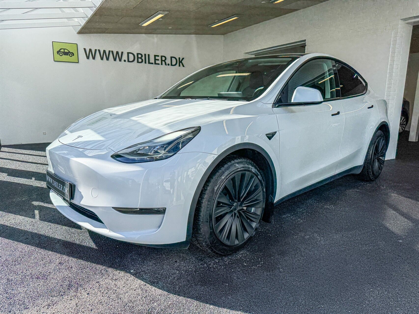 undefined Tesla Model Y fra 2023