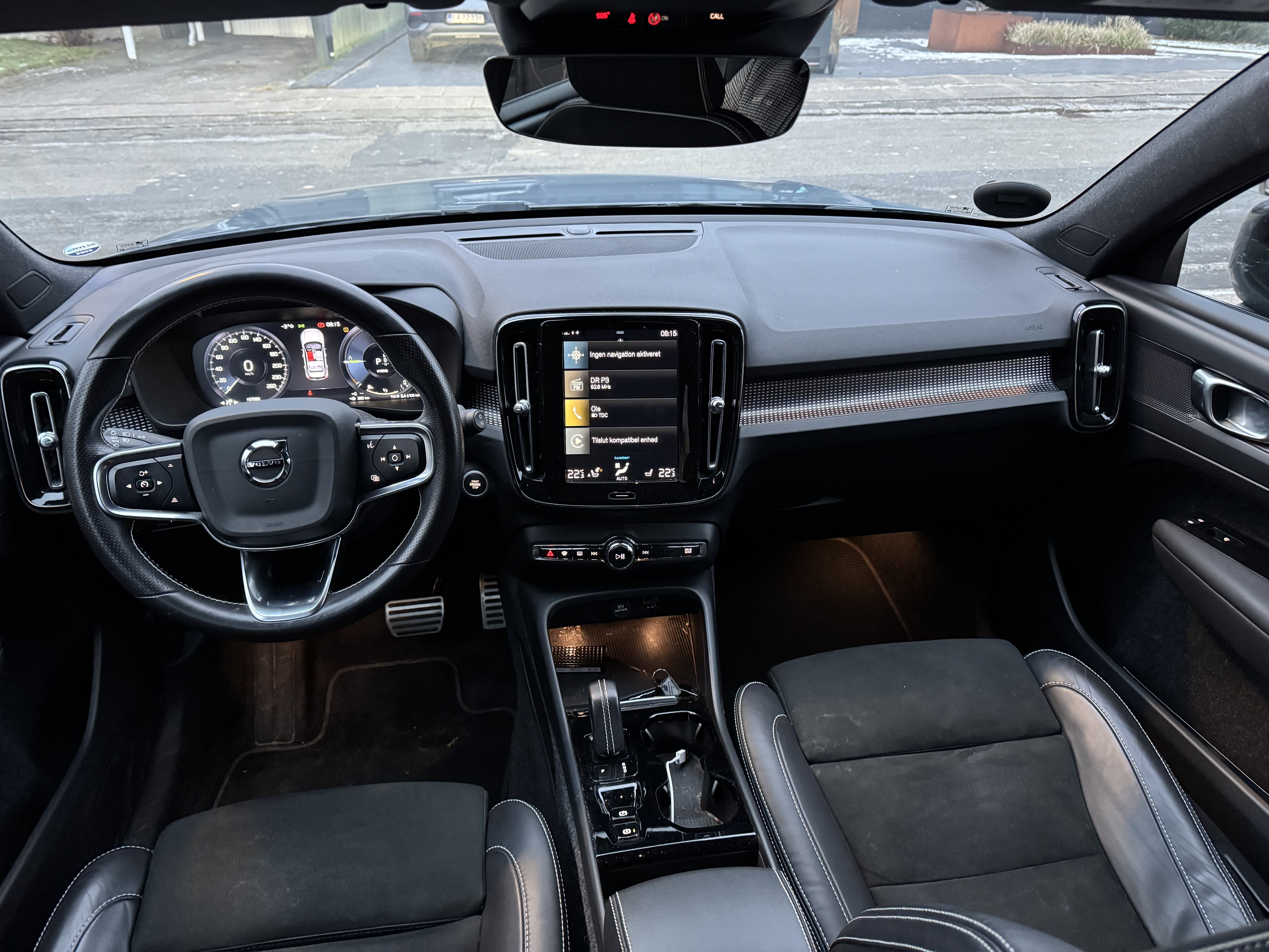 Grå Volvo XC40 fra 2021