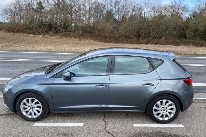 Grå Seat Leon fra 2017