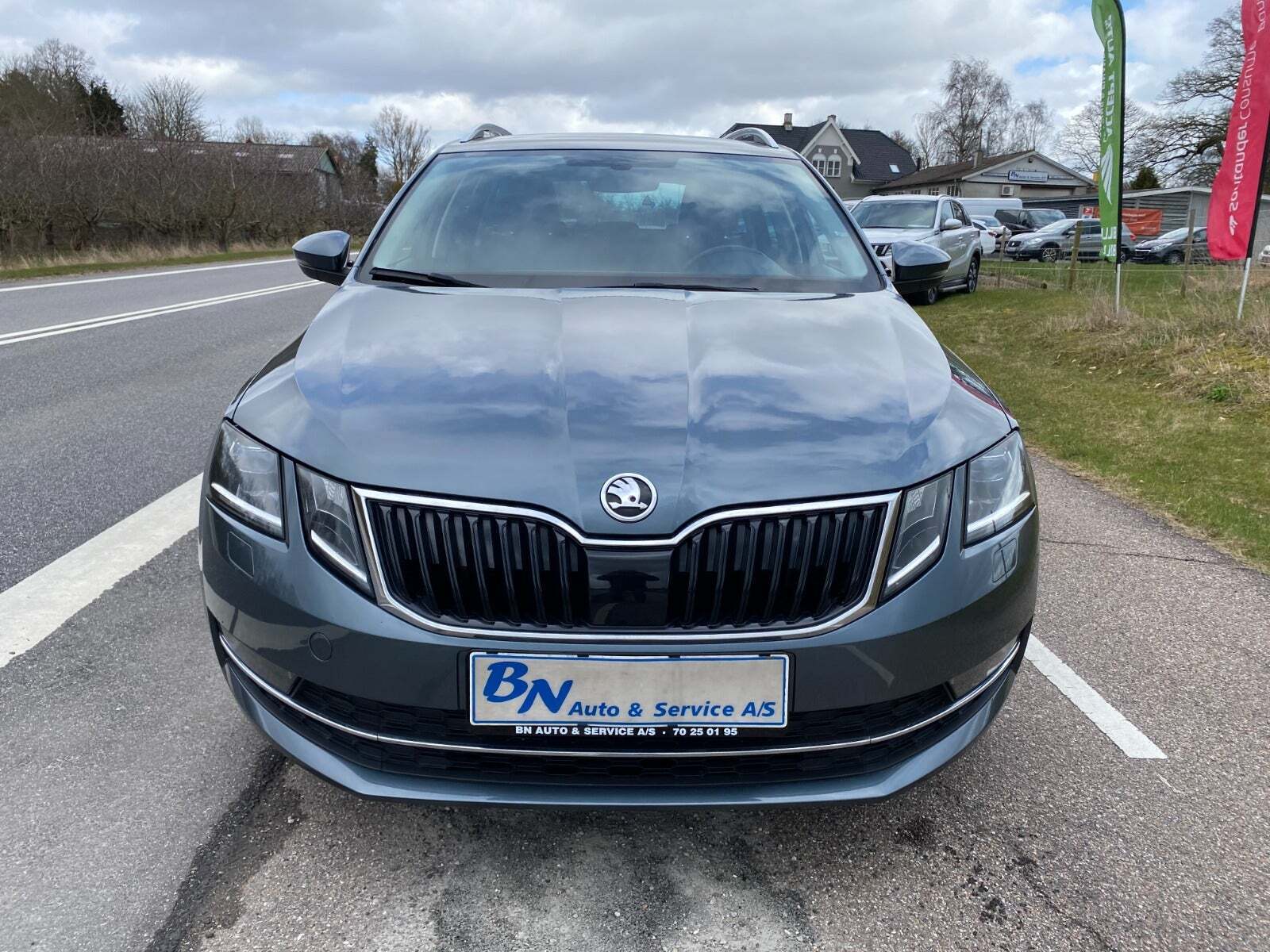 Grå Skoda Octavia fra 2018