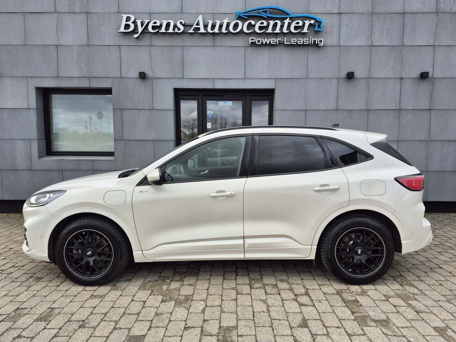 Ford Kuga 2,5 PHEV ST-Line X CVT