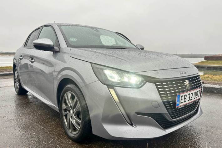 Sølv Peugeot 208 fra 2021