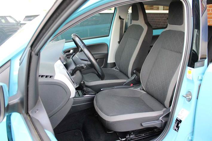 Blå VW E-UP! fra 2021