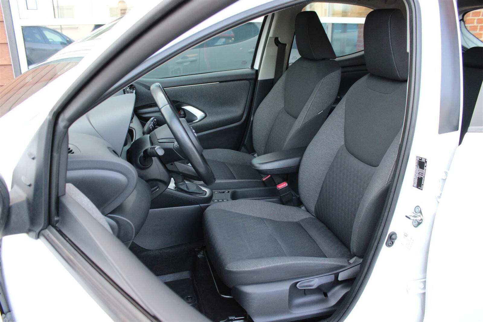 Toyota Yaris 1,5 Hybrid H3 e-CVT