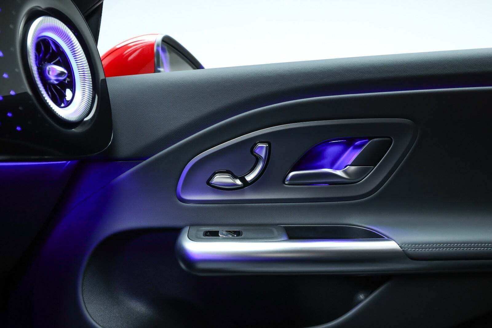 Rød Mercedes CLA250+ fra 2025