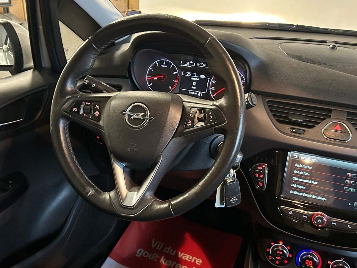 Sølv Opel Corsa fra 2019