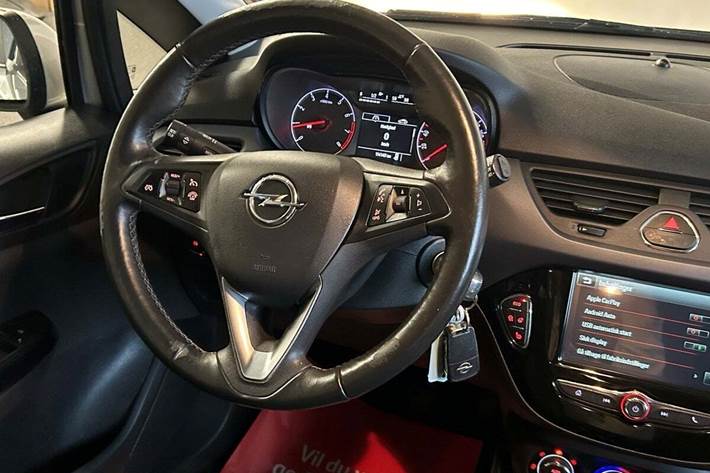 Sølv Opel Corsa fra 2019