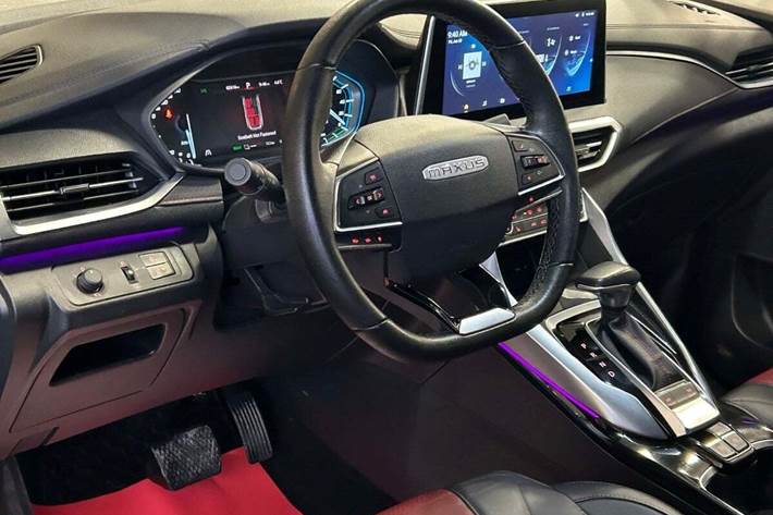 Grå Maxus Euniq5 fra 2020