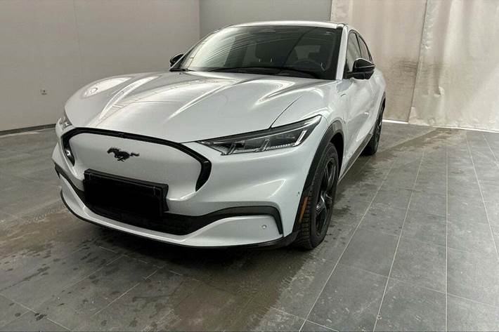 Hvid Ford Mustang Mach-E fra 2022