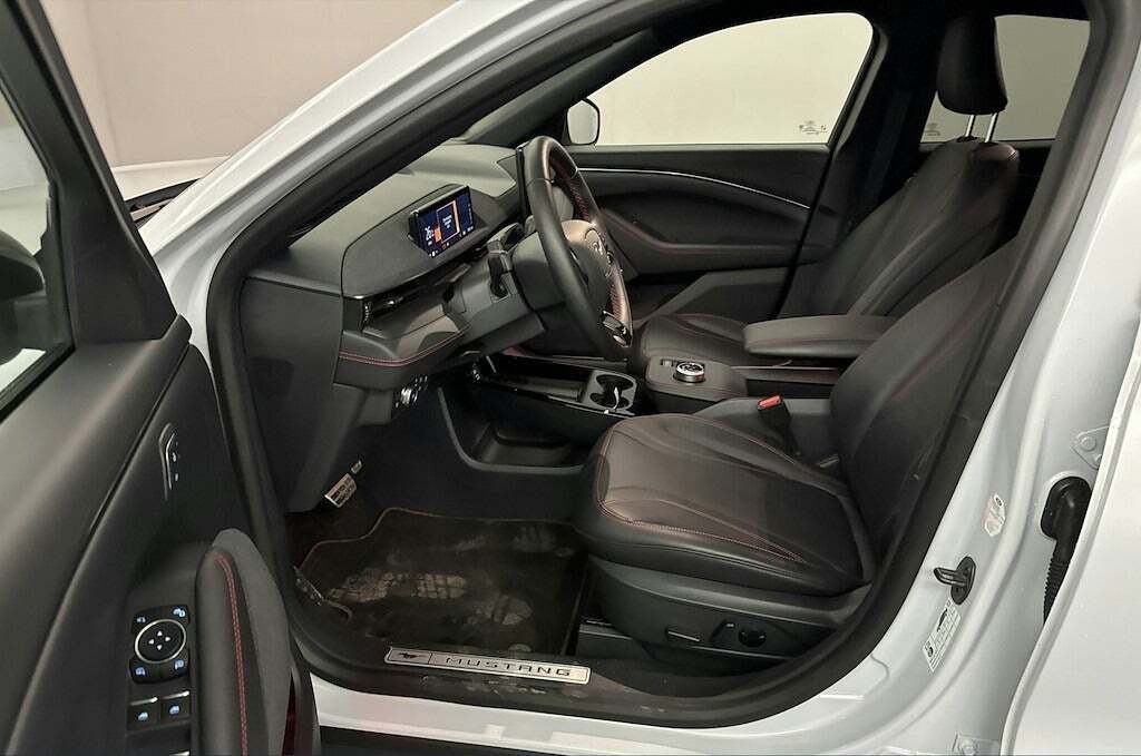 Ford Mustang Mach-E 88 Extended Range