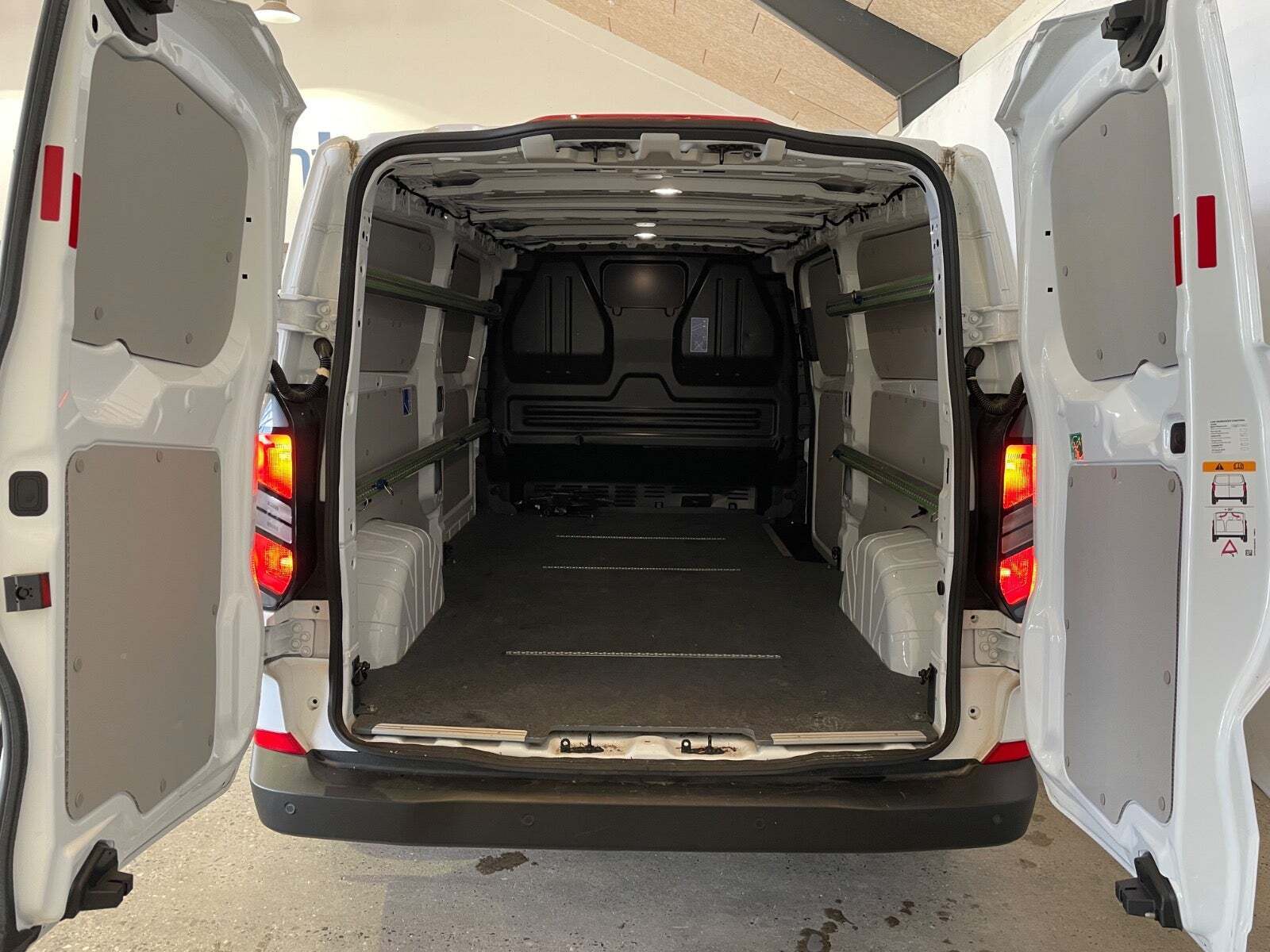 Ford Transit Custom 320 L2 2,0 EcoBlue Trend