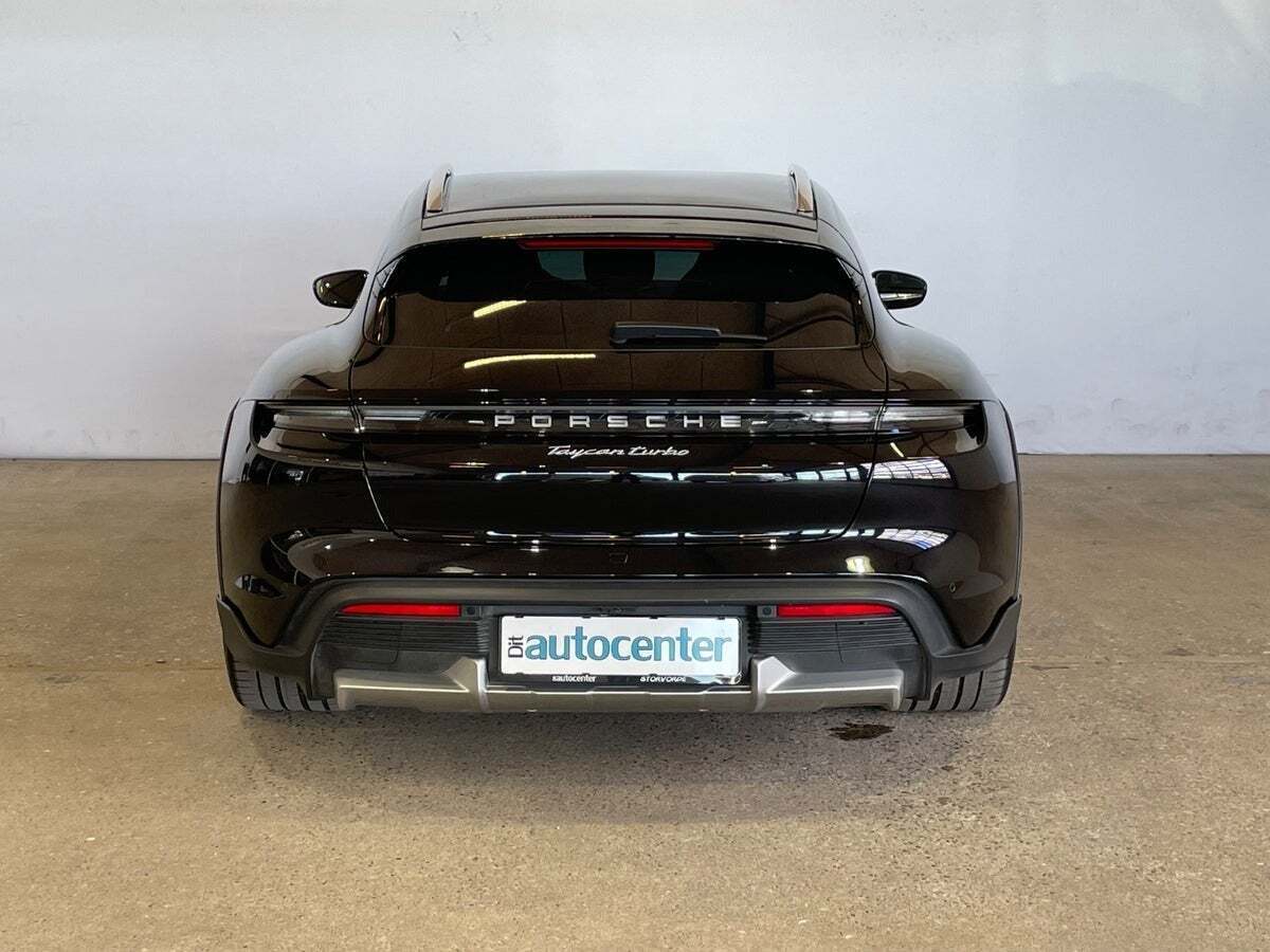 Porsche Taycan Turbo Performance+ Cross Turismo