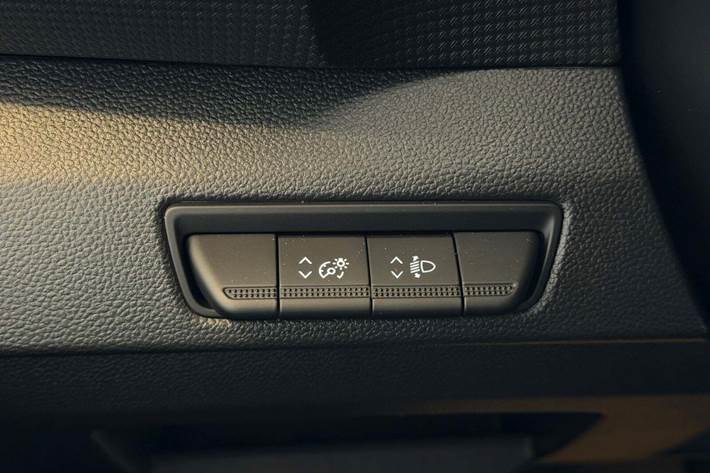 Hvid Renault Trafic fra 2023