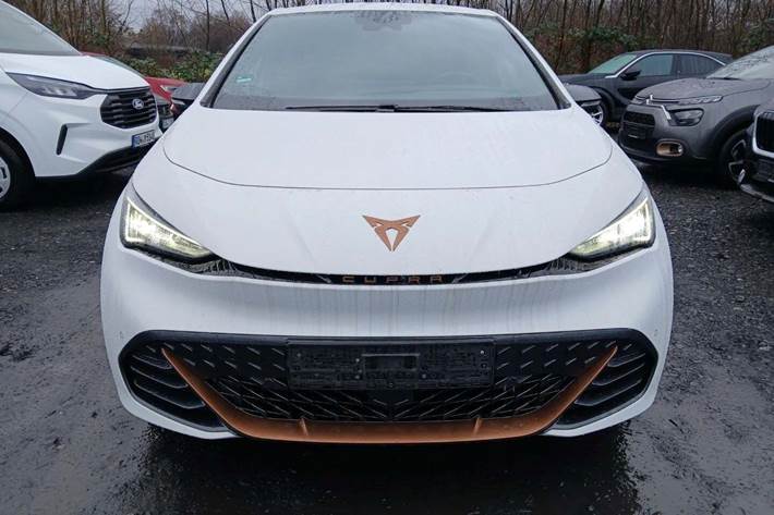 Hvid Cupra Born fra 2023