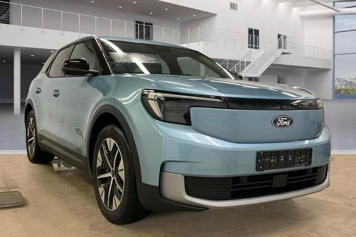 Blå Ford Explorer fra 2024