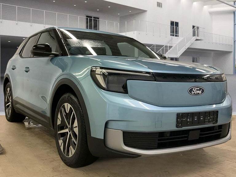 Ford Explorer 77 Select Extended Range