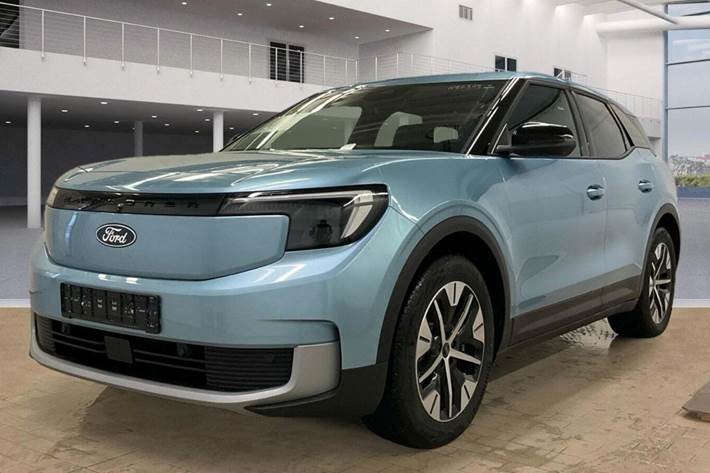 Blå Ford Explorer fra 2024