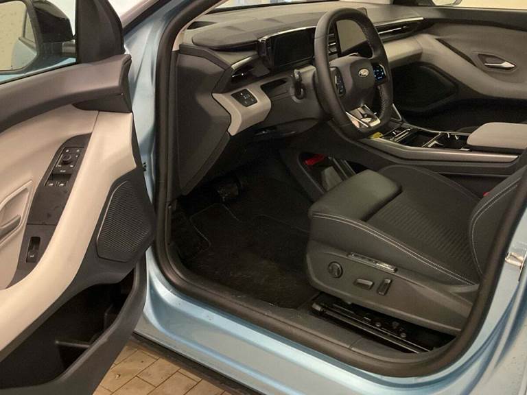 Ford Explorer 77 Select Extended Range