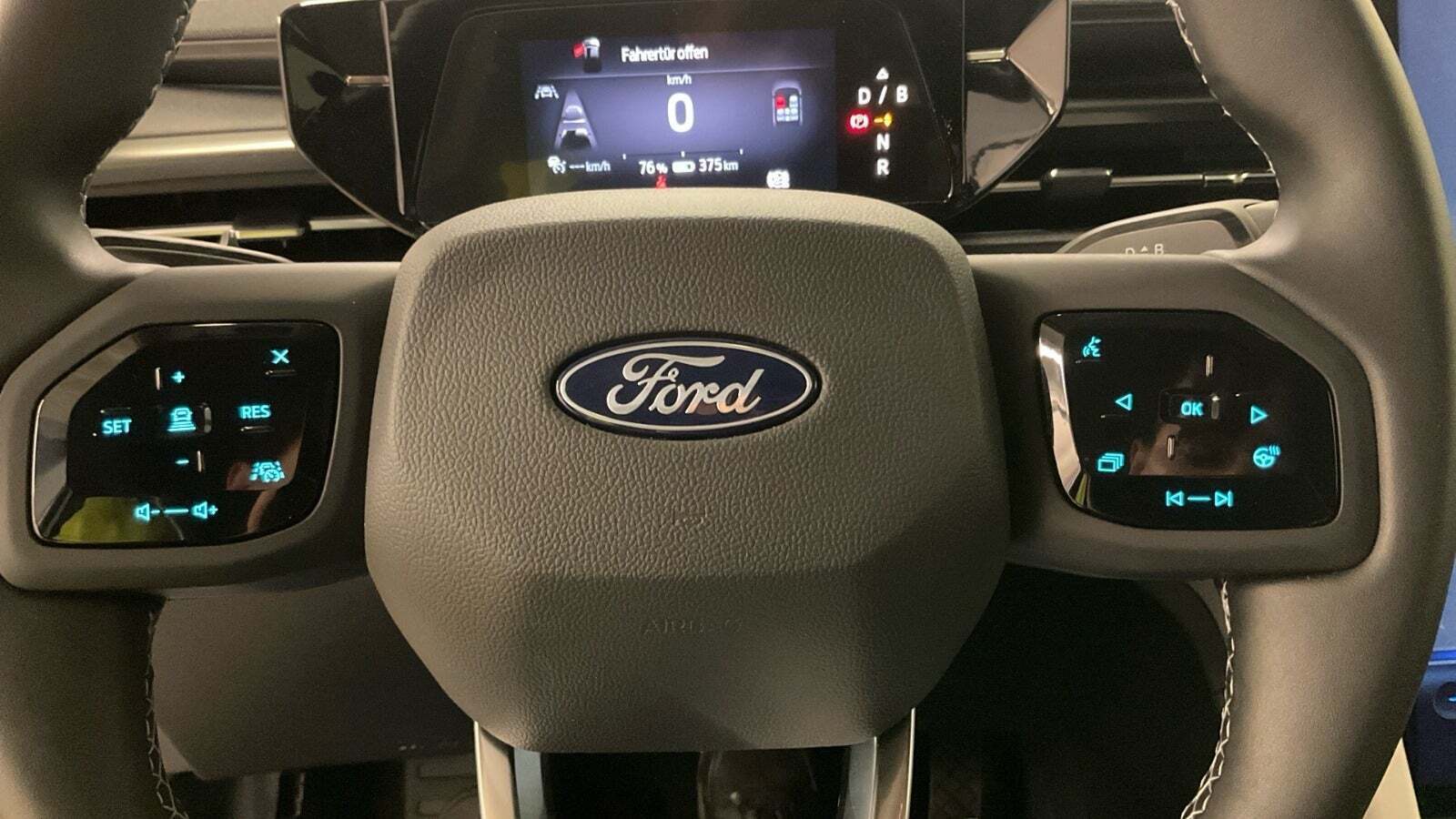 Blå Ford Explorer fra 2024