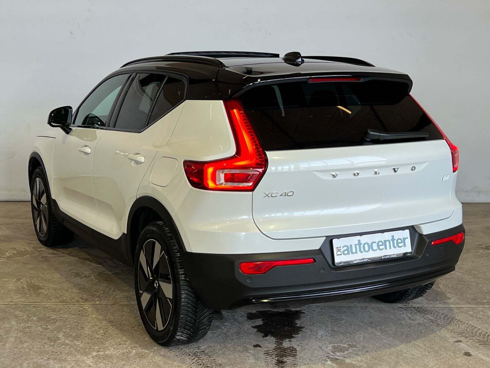 Volvo XC40 ReCharge Extended Range Ultra Dark