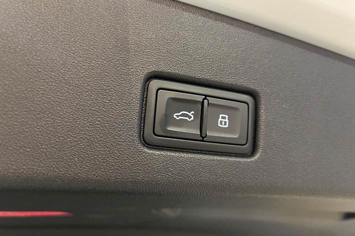 Hvid Audi Q4 e-tron fra 2023