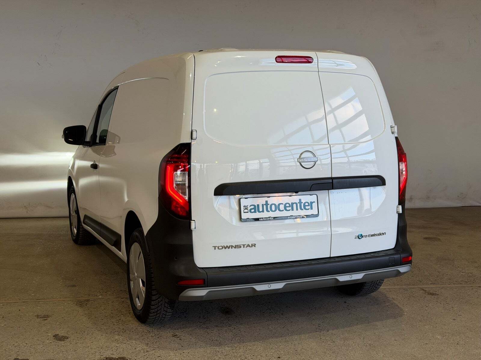 Hvid Nissan Townstar fra 2023