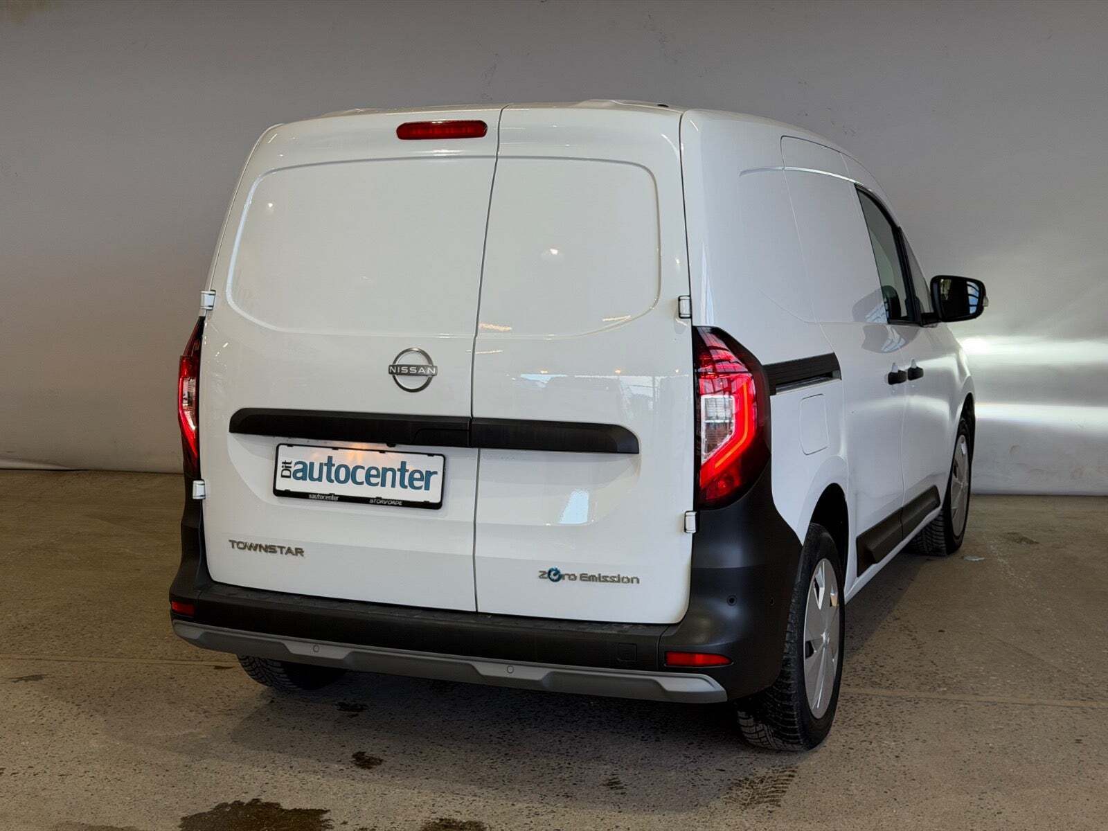 Hvid Nissan Townstar fra 2023