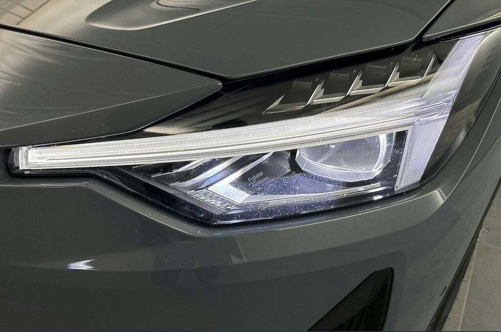 Grå Polestar 2 fra 2022